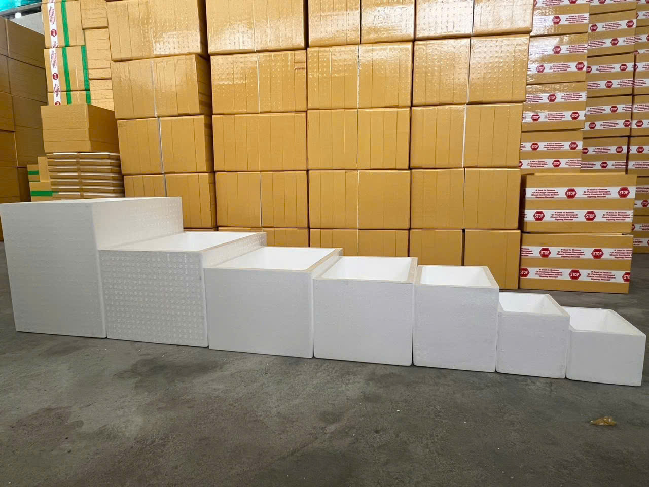 thùng xốp hải sản ở Cần Giờ