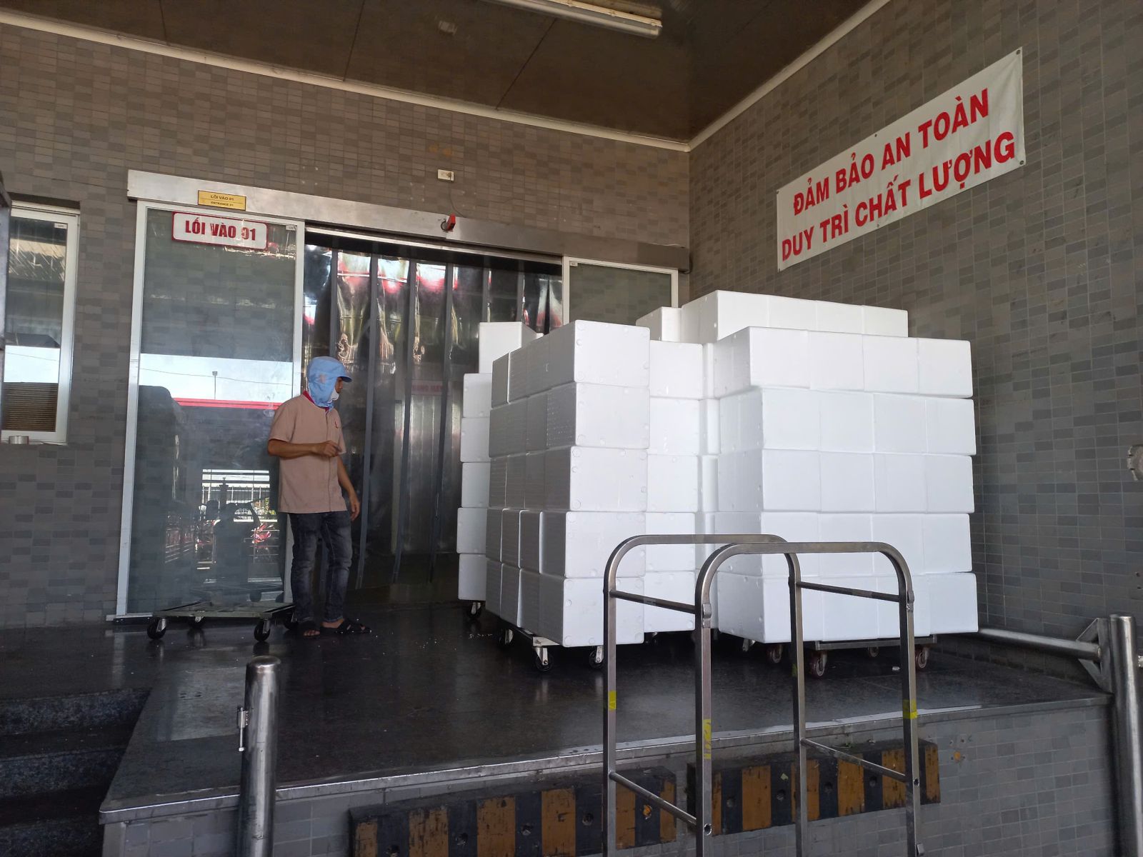 Nhà máy sản xuất mốp xốp và thùng xốp chất lượng cao tại Trần An