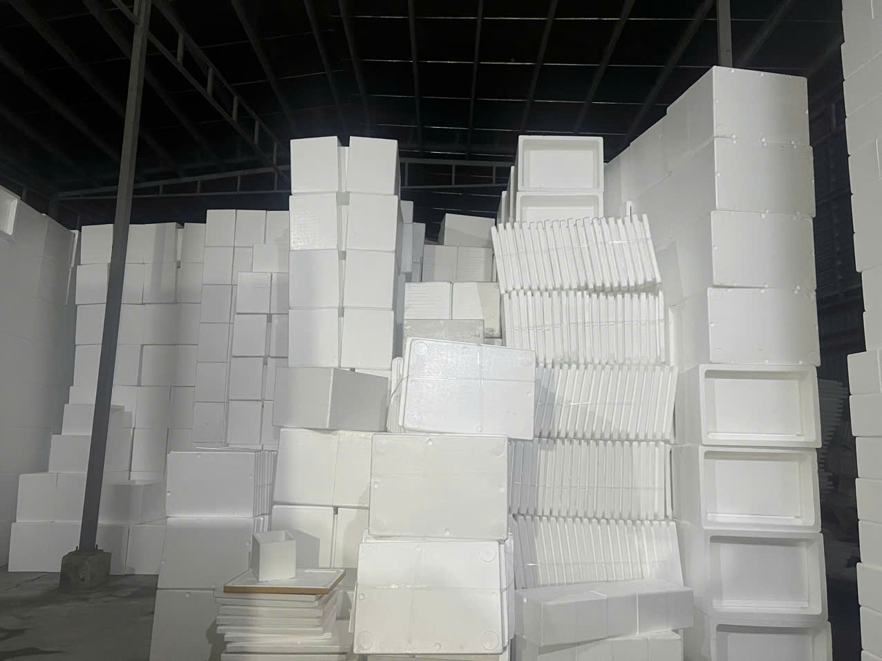 thùng xốp giữ đá lạnh